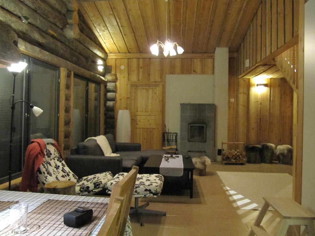 Revontuli Cottage Коларі Номер фото